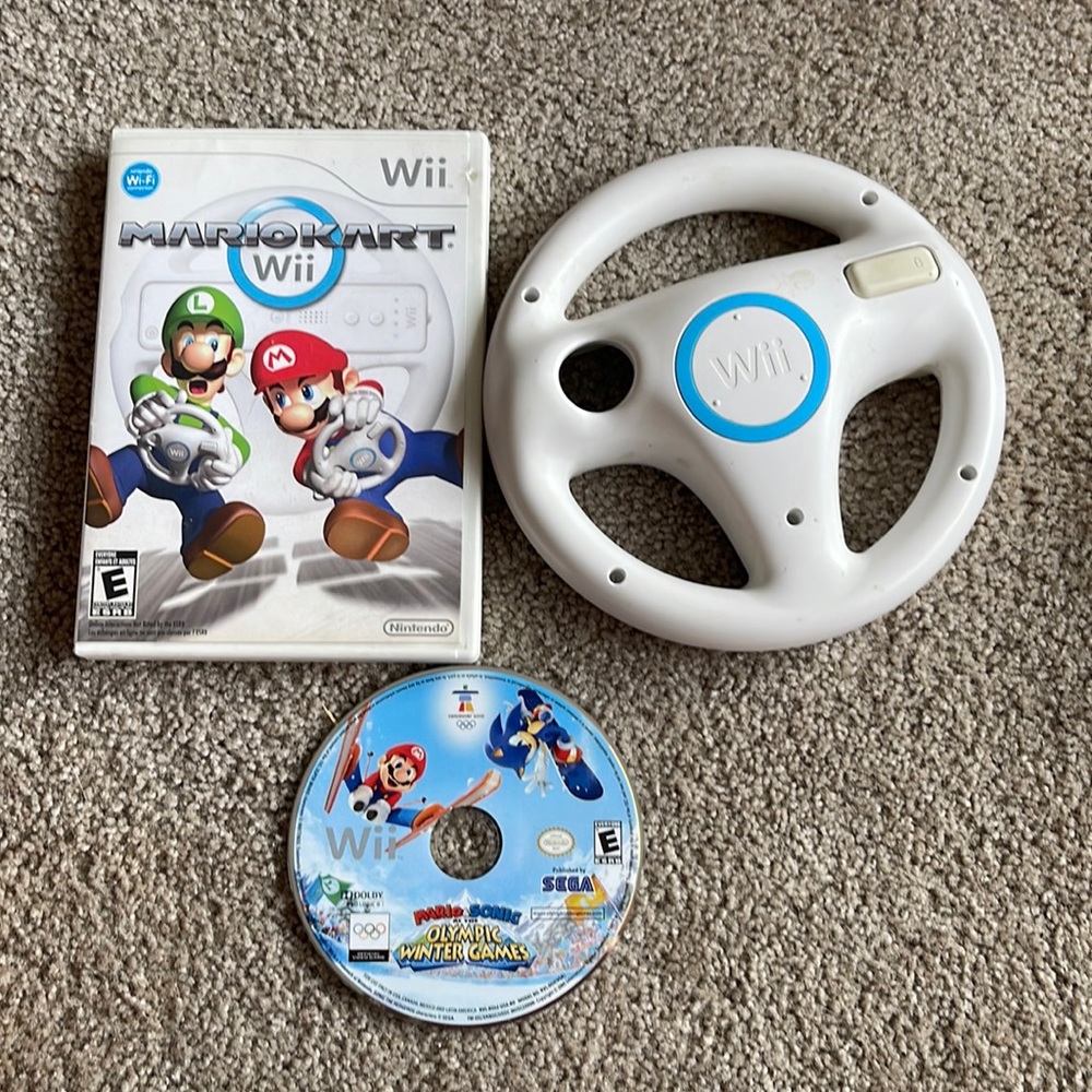 Wii Steering wheel and two games